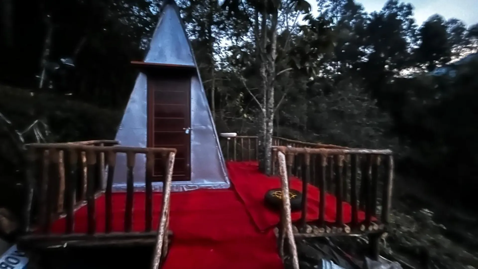 Farm stay Alpine Mud House Kanthalloor