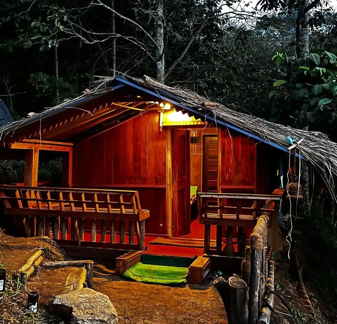 Alpine Mud House Kanthalloor Farm stay