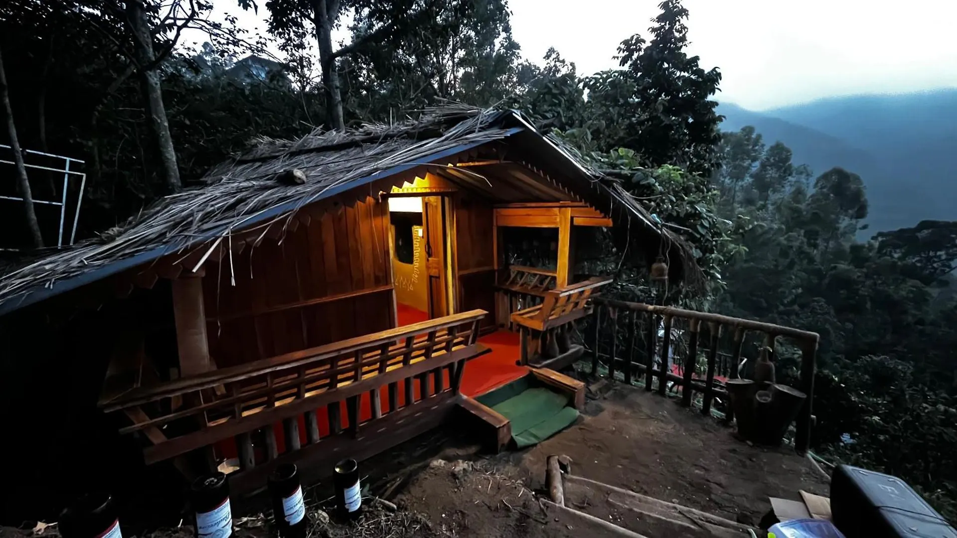 Alpine Mud House Kanthalloor Farm stay